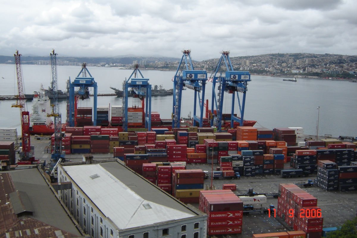 Porto de Valparaíso, maior porto do Chile.