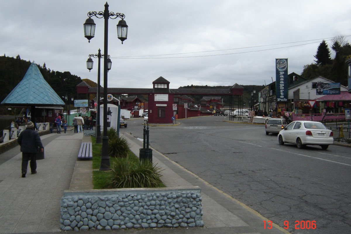 Acesso ao Mercado de Angelmó, Puerto Montt, Chile