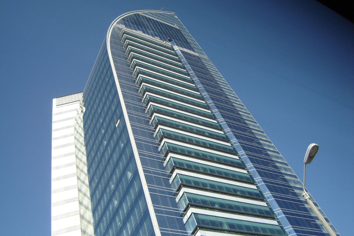 Torre ANTEL com 157,6 metros de altura e 35 andares, City Tour Montevidéu.