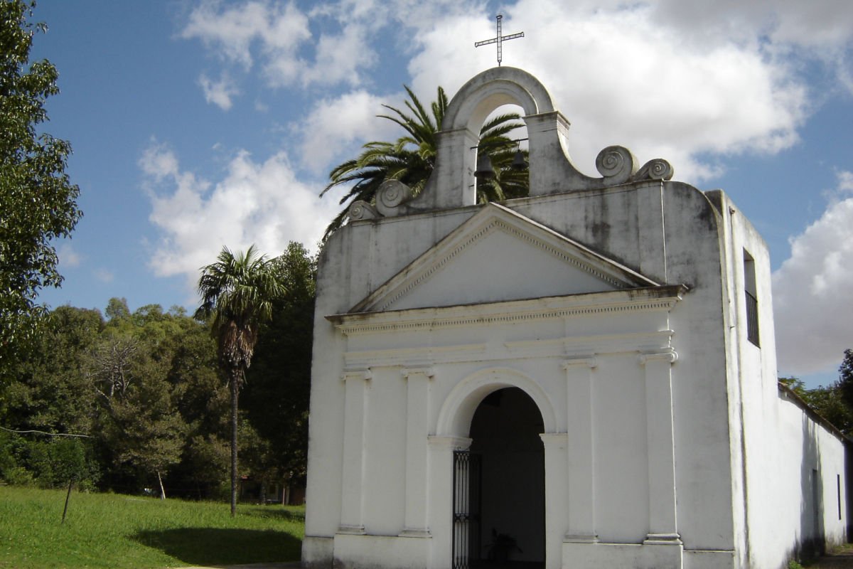 Capilla de San Benito, el Santo Negro, em Colonia del Sacramento.