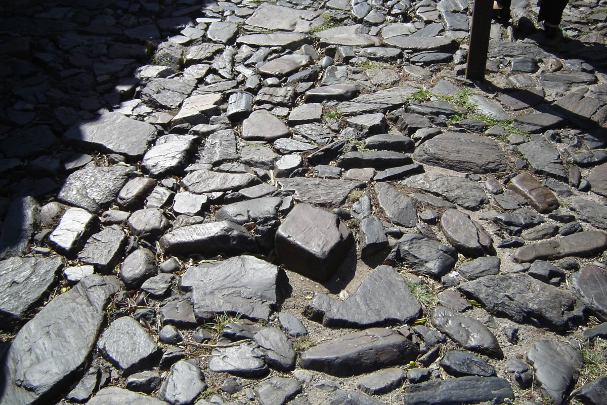 Chão de pedras na Calle de los Suspiros em Colonia del Sacramento.