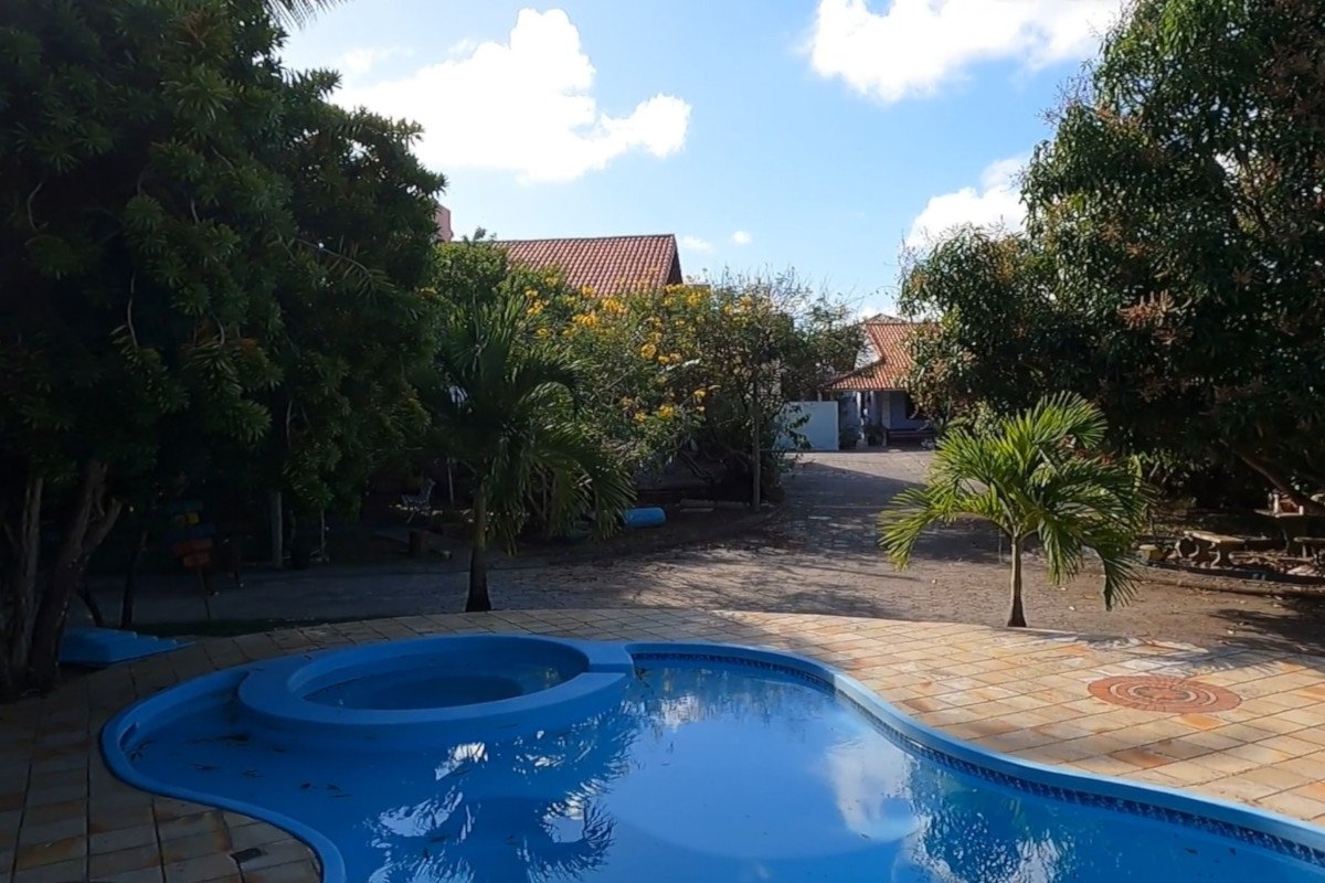 Pátio com piscina no local que ficamos na cidade de Lauro de Freitas.